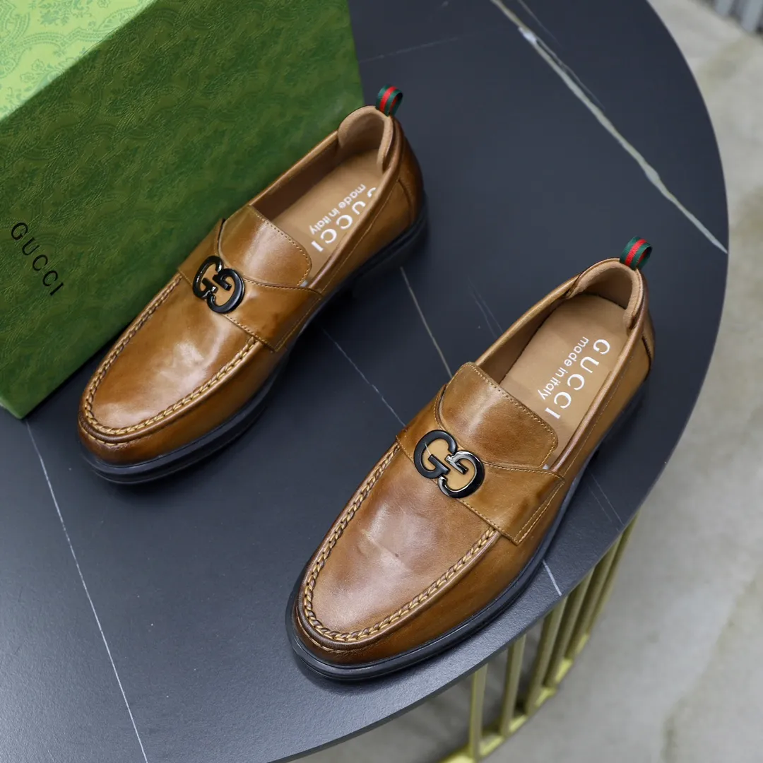 Men's shoes: 250🙅‍♂️🙅‍♂️🙅‍♂️Niuli Brand: GUCCI Size: 38-44 (45 can be customized) Level: Counter classic Material: Original soft cowhide upper Comfortable cowhide lining Original lightweight outsole Style category: Business casual footwear Driving leather shoes Color: Actual picture color